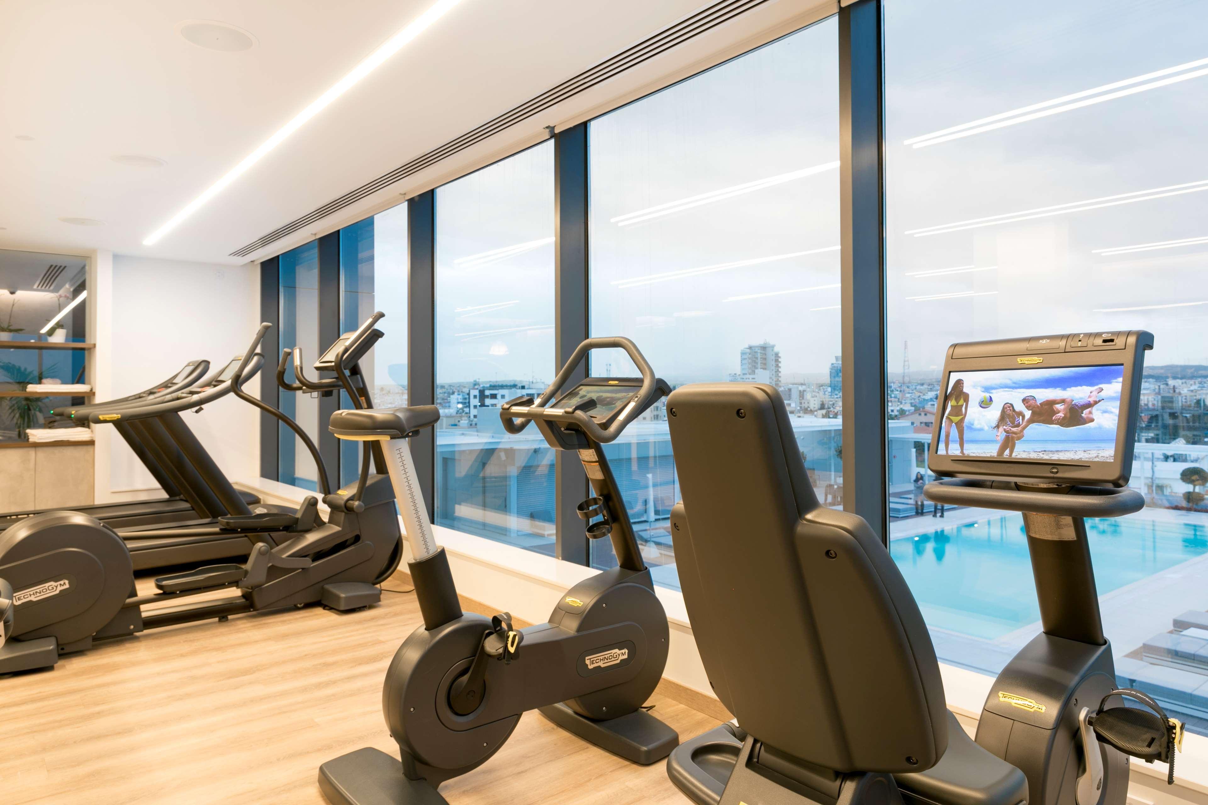 Radisson Blu Hotel, Λάρνακα Εξωτερικό φωτογραφία The gym at the 2012 London Olympics