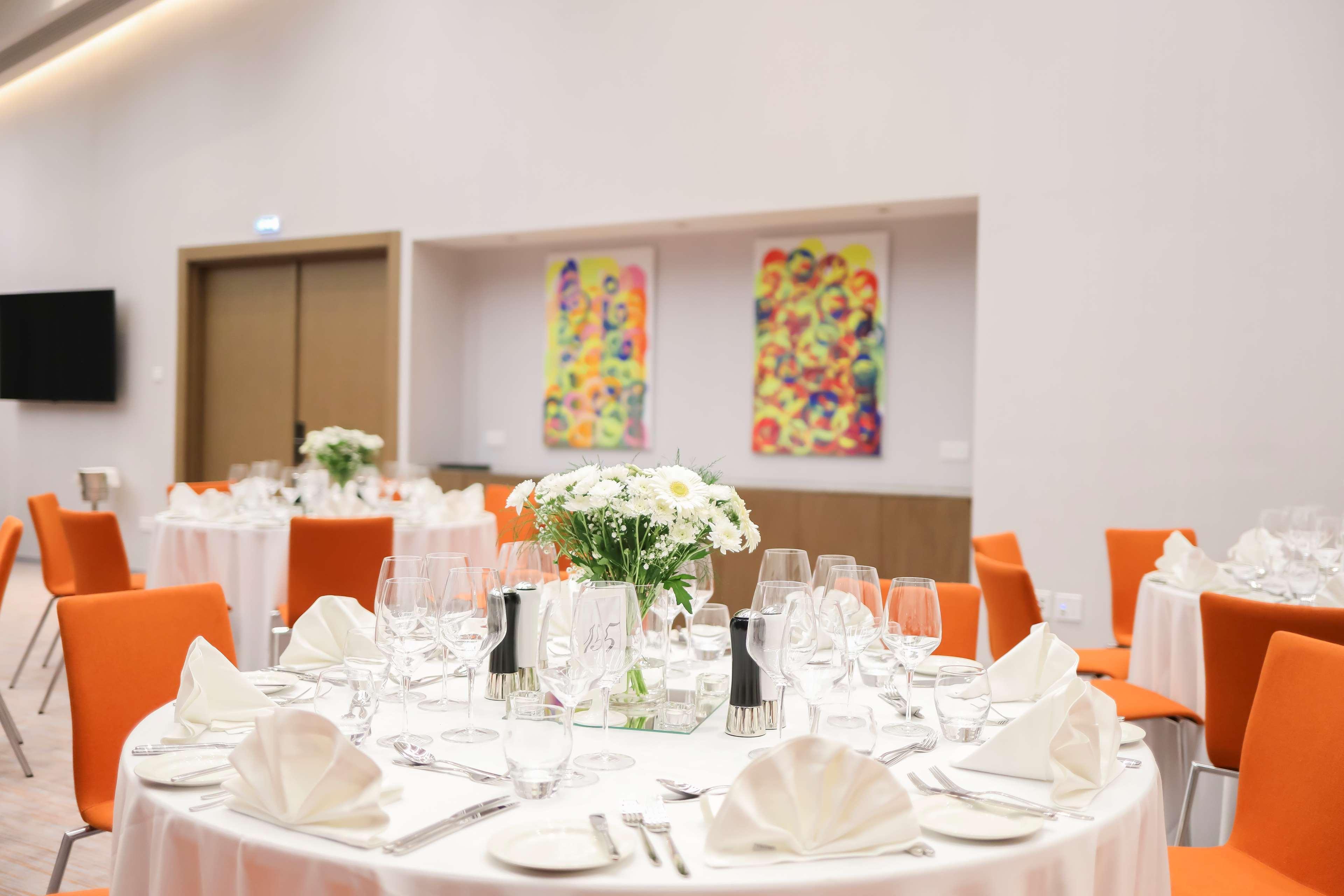 Radisson Blu Hotel, Λάρνακα Εξωτερικό φωτογραφία The interior of the restaurant