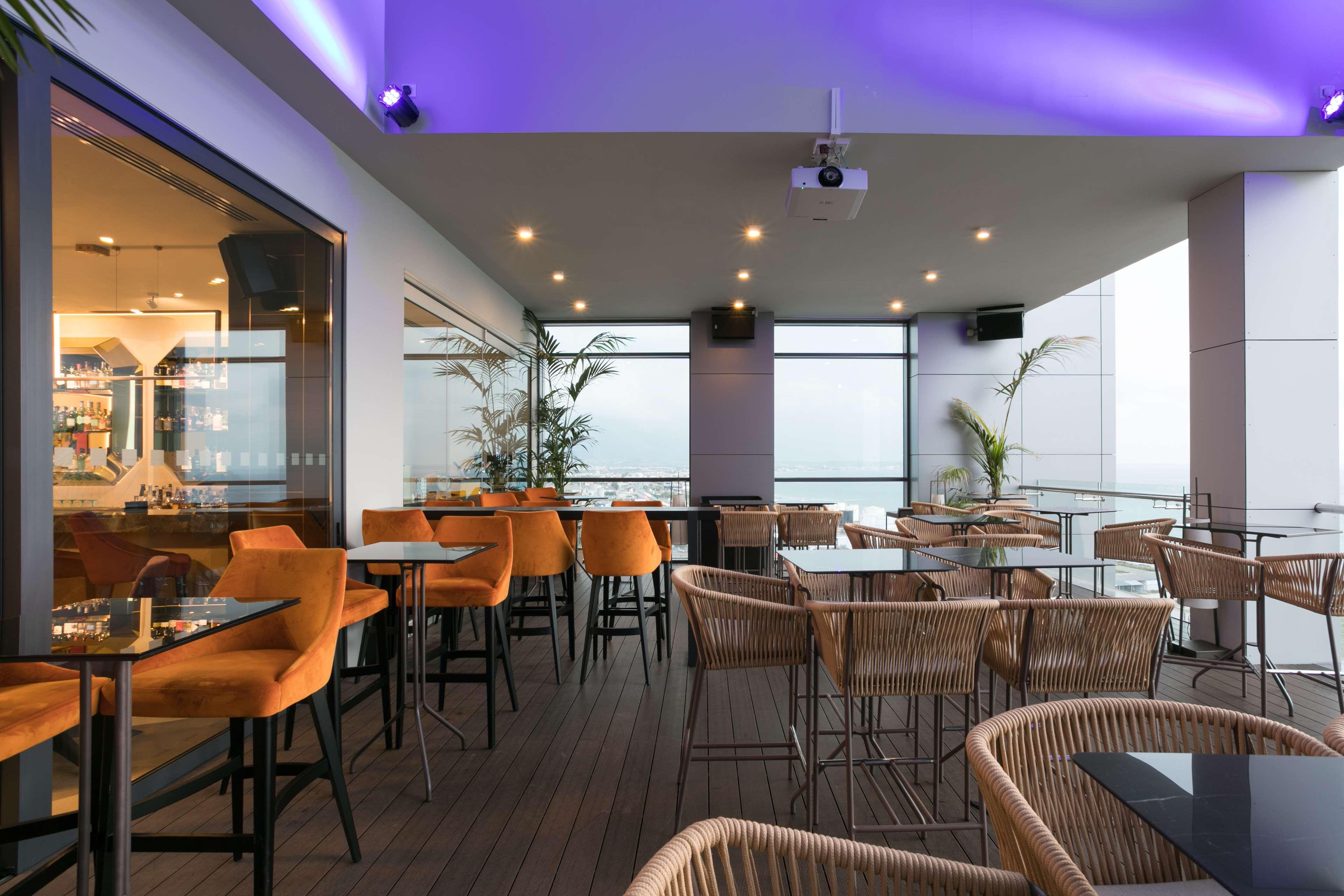 Radisson Blu Hotel, Λάρνακα Εξωτερικό φωτογραφία Sky Bar