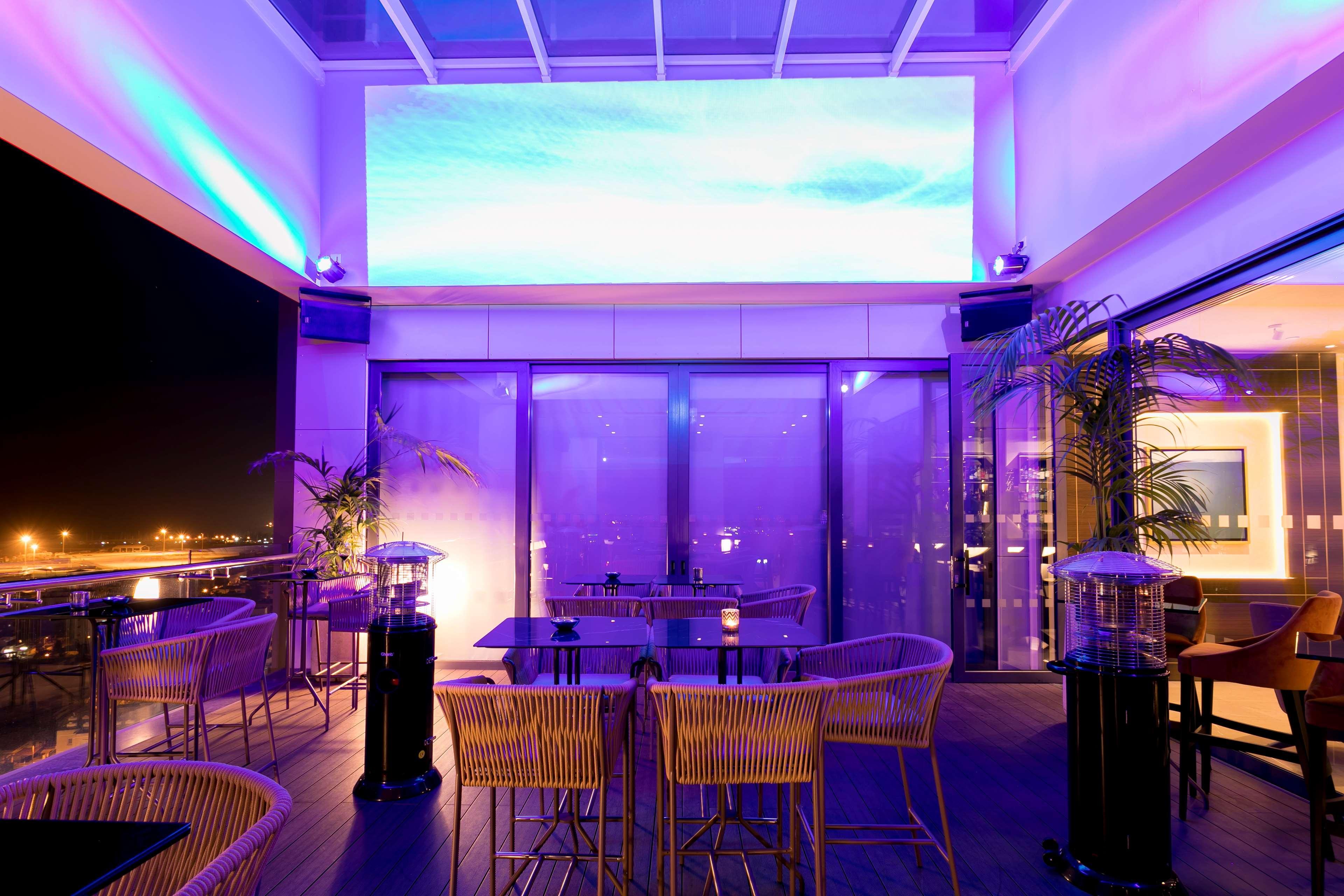 Radisson Blu Hotel, Λάρνακα Εξωτερικό φωτογραφία Sky Bar