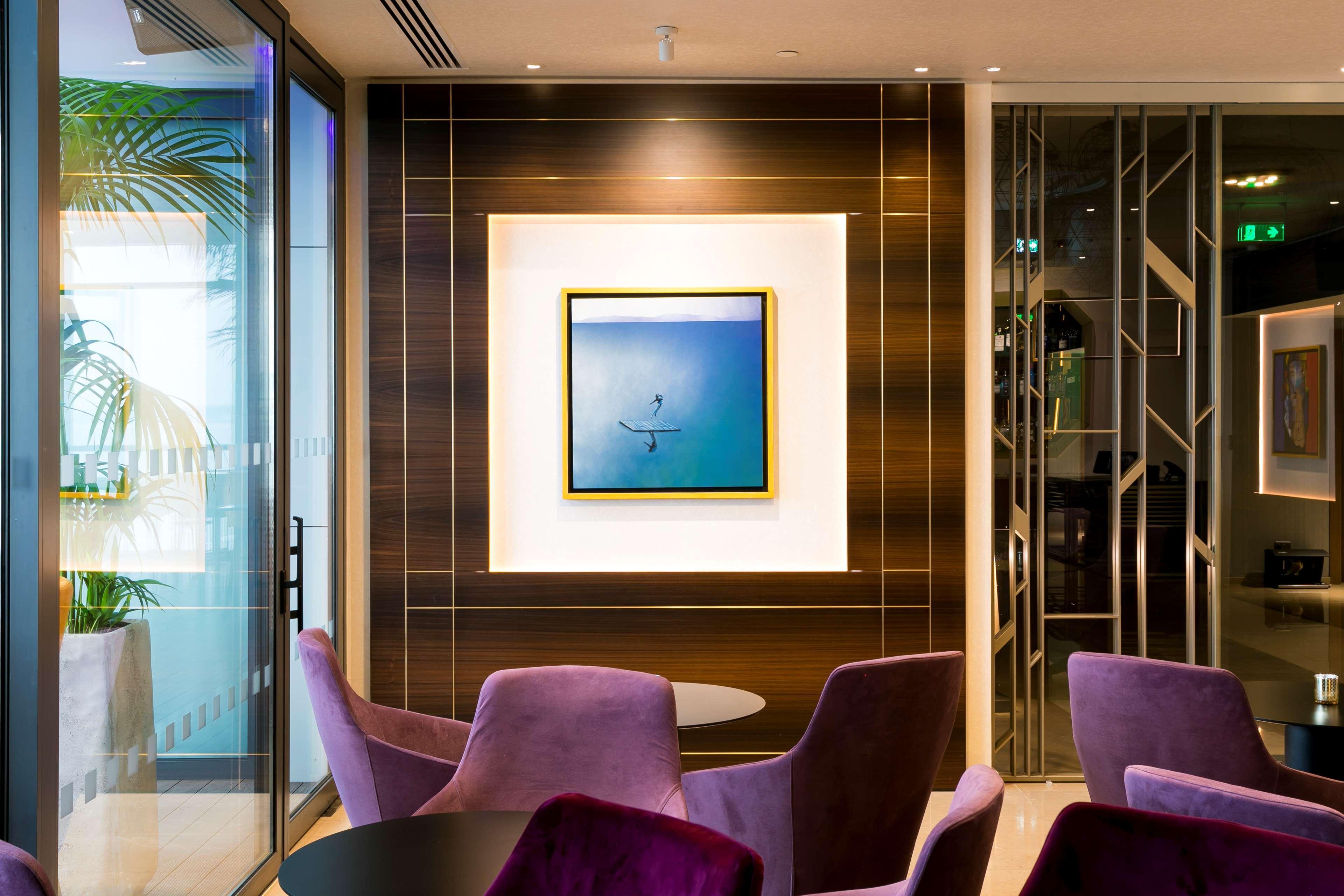 Radisson Blu Hotel, Λάρνακα Εξωτερικό φωτογραφία The interior of the lounge